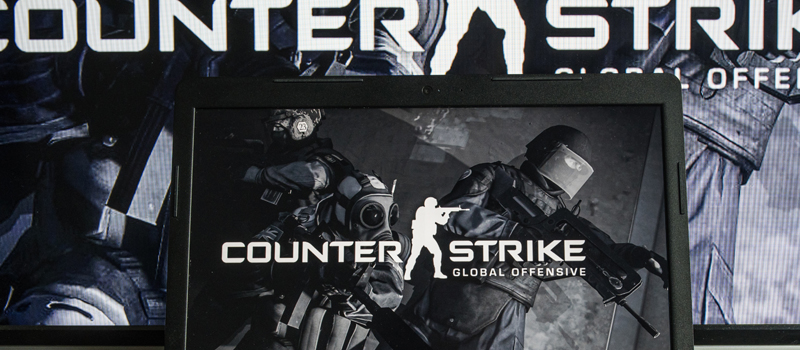 Pessoa jogando CS GO